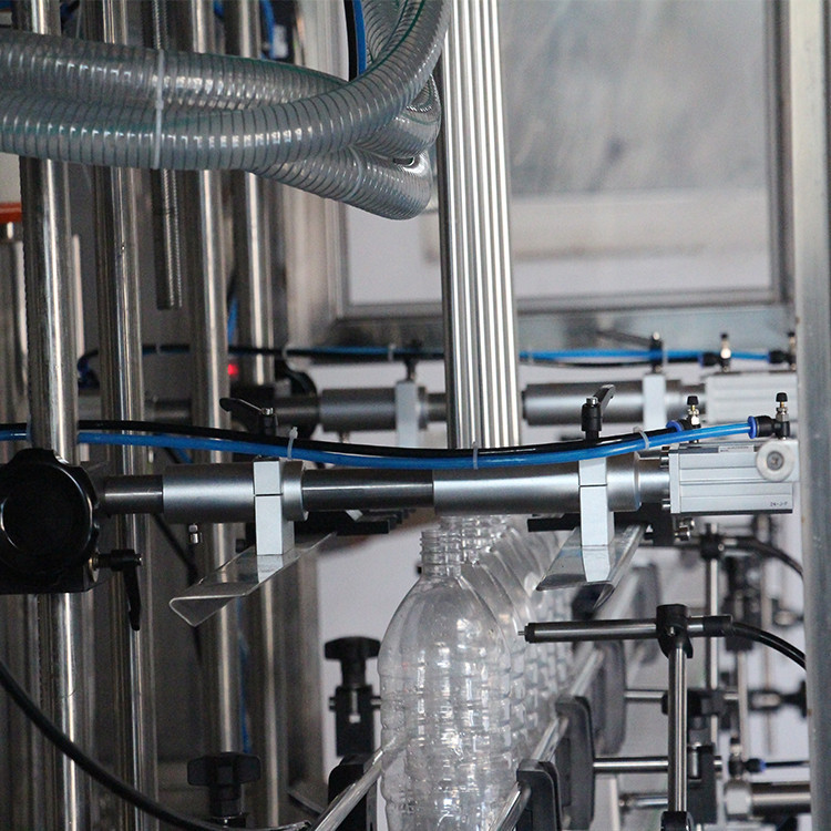 makinë mbushëse vaji 