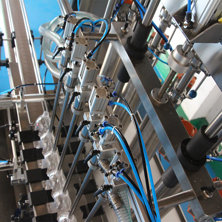 makinë mbushëse vaji